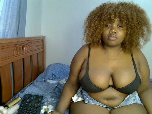 Sexxysue1 live cam on BongaCams