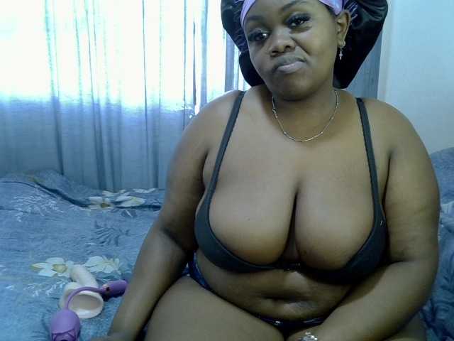 Sexxysue1 live cam on BongaCams