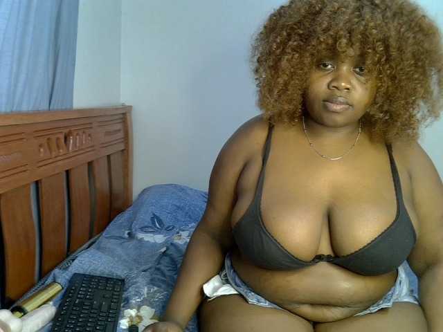 Sexxysue1 live cam on BongaCams