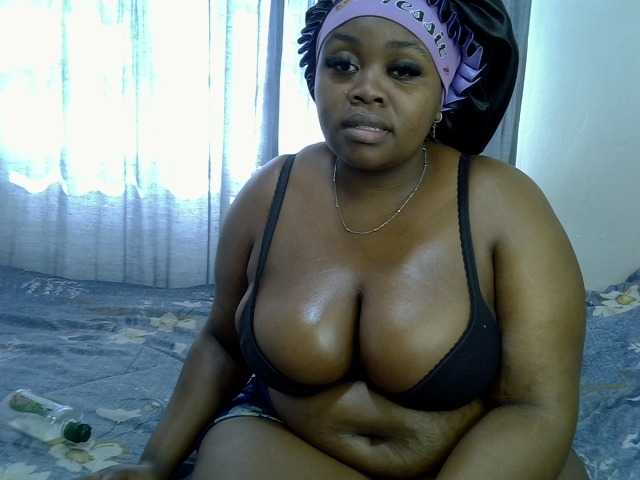 Sexxysue1 live cam on BongaCams
