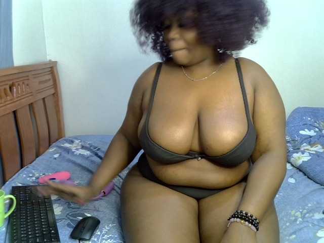 Sexxysue1 live cam on BongaCams