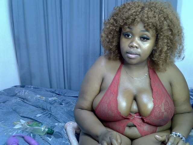 Sexxysue1 live cam on BongaCams