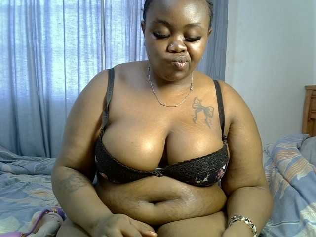 Sexxysue1 live cam on BongaCams
