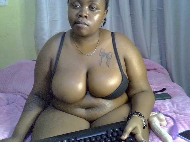 Sexxysue1 live cam on BongaCams