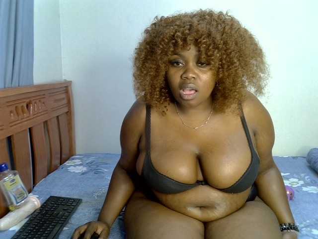 Sexxysue1 live cam on BongaCams