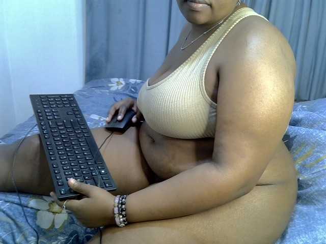 Sexxysue1 live cam on BongaCams