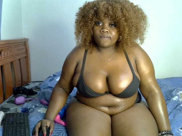 Sexxysue1 live cam on BongaCams