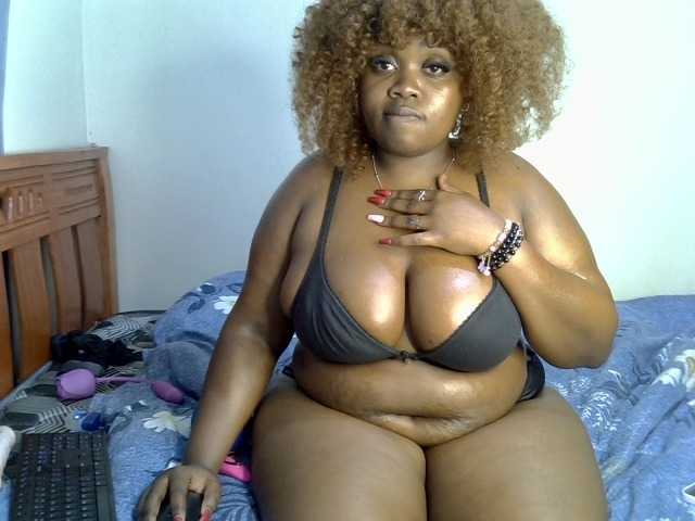 Sexxysue1 live cam on BongaCams