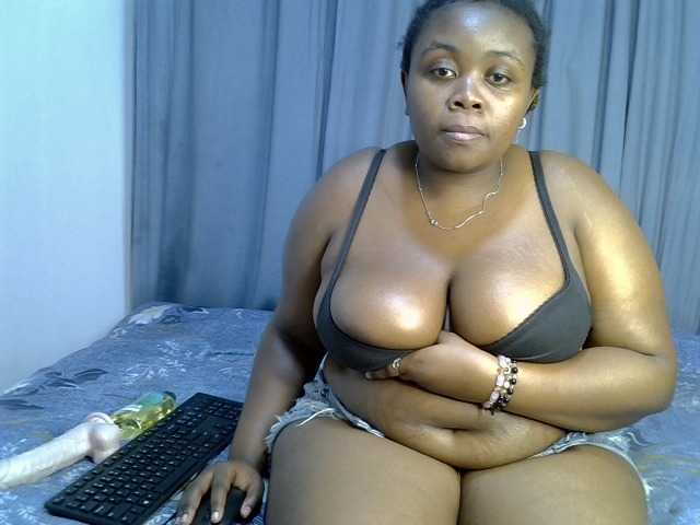 Sexxysue1 live cam on BongaCams