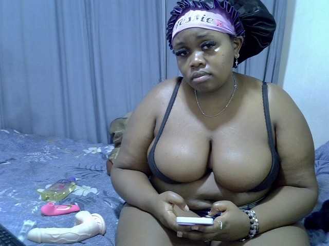 Sexxysue1 live cam on BongaCams