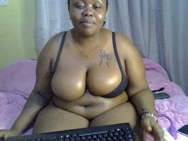 Sexxysue1 live cam on BongaCams