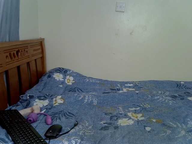Sexxysue1 live cam on BongaCams