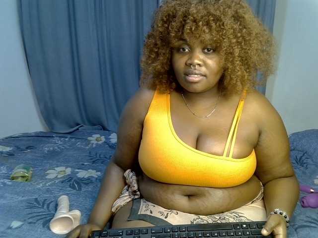 Sexxysue1 live cam on BongaCams