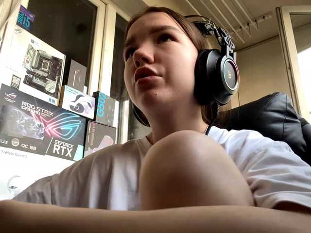 le modèle OdeliaBroomhead est en webcam porno dans un show sur le site bongacams, il possède les tags suivants: White/Caucasian,Brunette,Trimmed