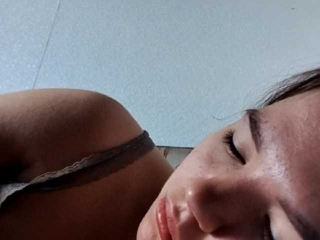 OdeliaBroomhead live cam on BongaCams