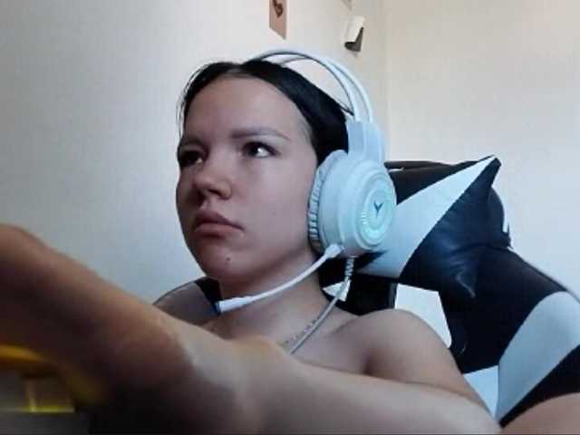OdeliaBroomhead live cam on BongaCams