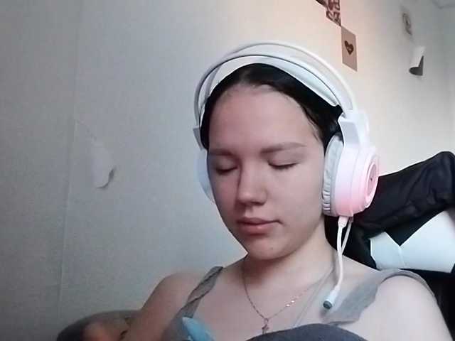 OdeliaBroomhead live cam on BongaCams