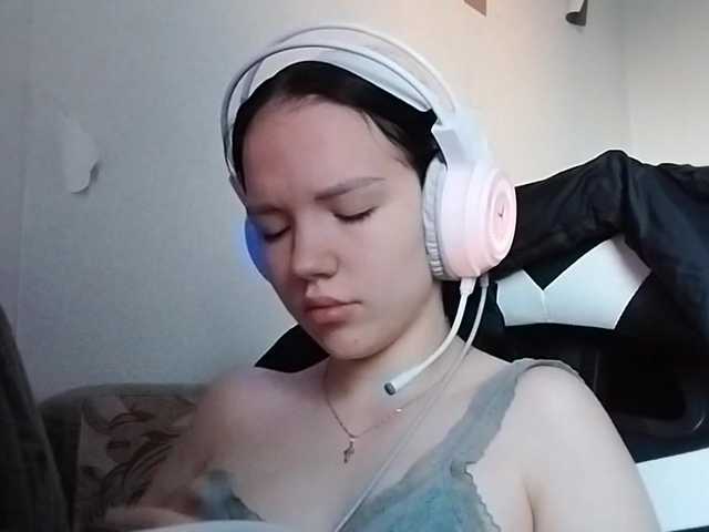 OdeliaBroomhead live cam on BongaCams