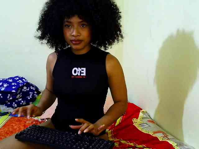 Laritacurly webcam
