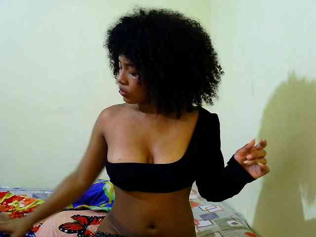 Laritacurly webcam