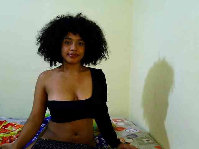 Laritacurly webcam