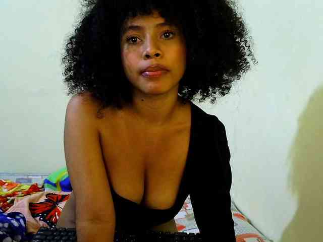 Laritacurly webcam