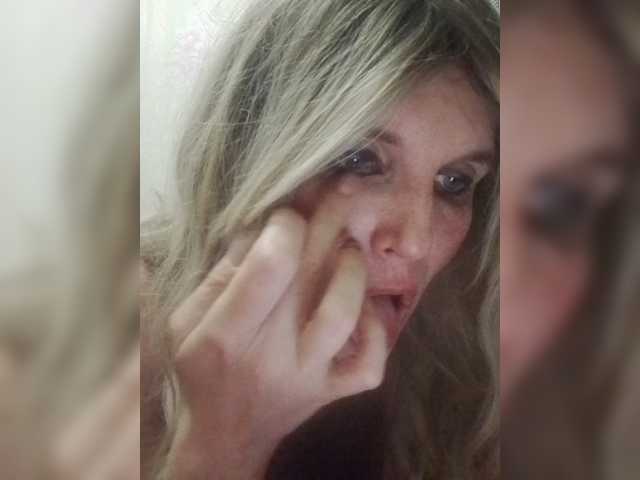 Kolibrii, en directo ahora en BongaCams