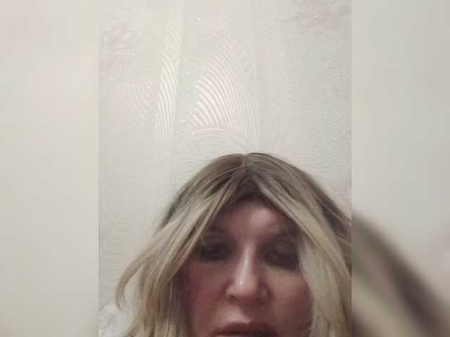 Kolibrii live cam on BongaCams