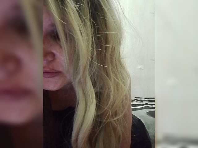 Kolibrii live cam on BongaCams