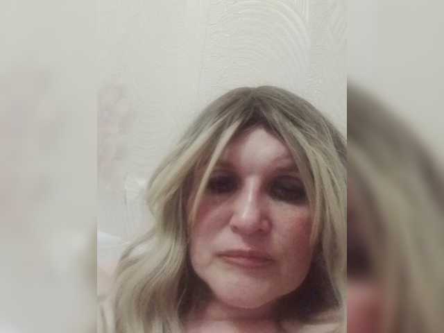 Kolibrii live cam on BongaCams