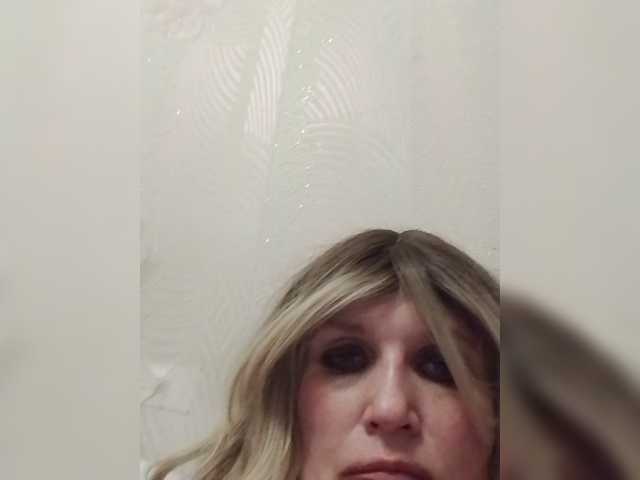 Kolibrii live cam on BongaCams