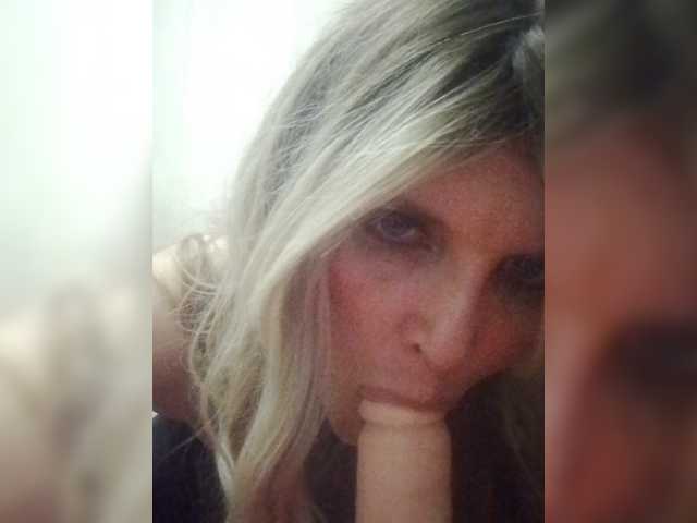 Kolibrii, live now on BongaCams