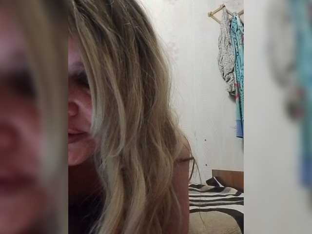 Kolibrii live cam on BongaCams