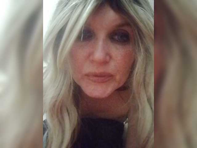 Kolibrii live cam on BongaCams