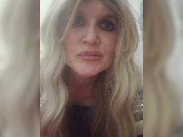 Kolibrii live cam on BongaCams