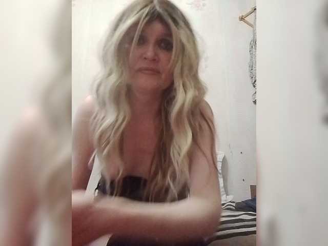 Kolibrii live cam on BongaCams