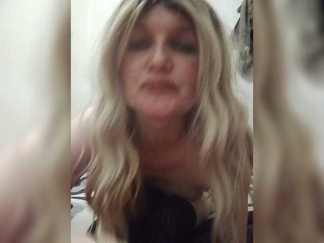 Kolibrii live cam on BongaCams