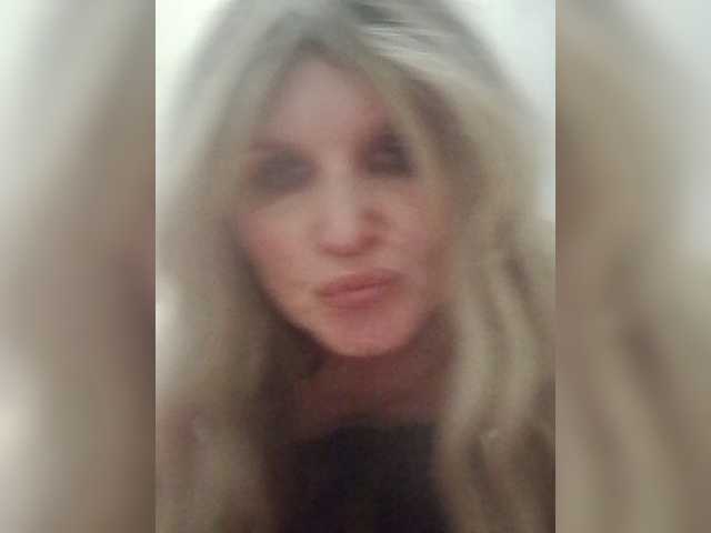 Kolibrii live cam on BongaCams