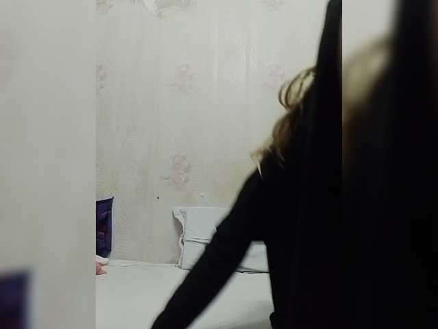 le modèle Kolibrii est en webcam porno dans un show sur le site bongacams, il possède les tags suivants: White/Caucasian,Blonde,Shaved