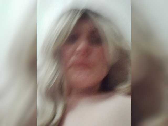 Kolibrii live cam on BongaCams