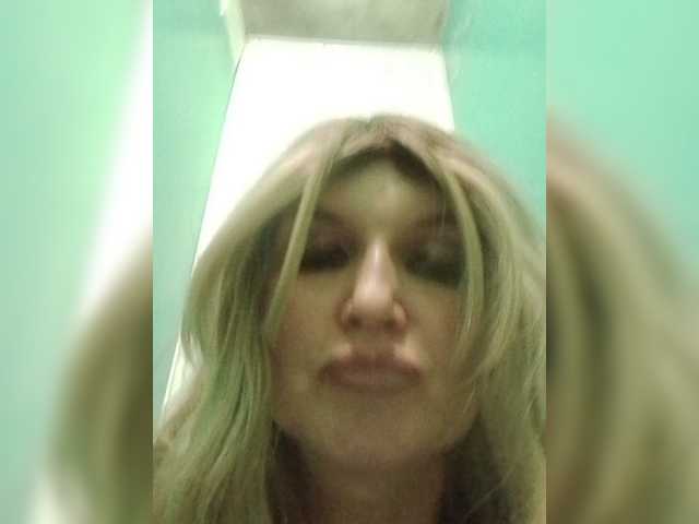 Kolibrii live cam on BongaCams
