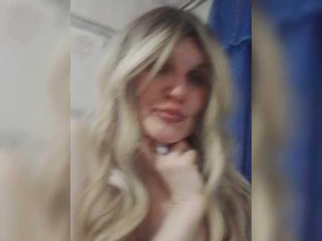 Kolibrii live cam on BongaCams
