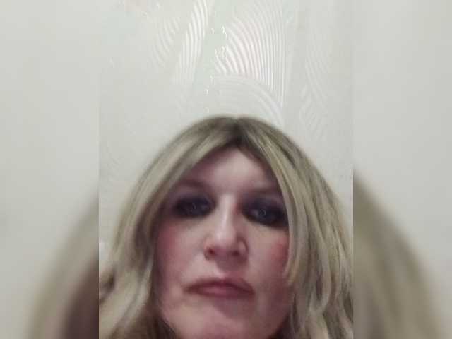 Kolibrii live cam on BongaCams