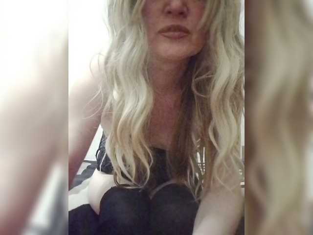Kolibrii live cam on BongaCams