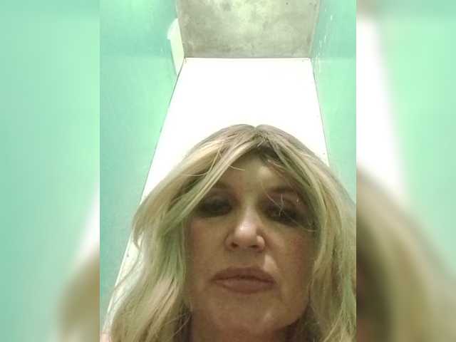 Kolibrii live cam on BongaCams