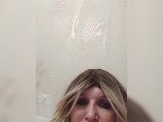Kolibrii live cam on BongaCams