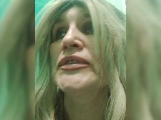 Kolibrii live cam on BongaCams