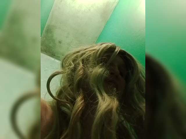 Kolibrii live cam on BongaCams