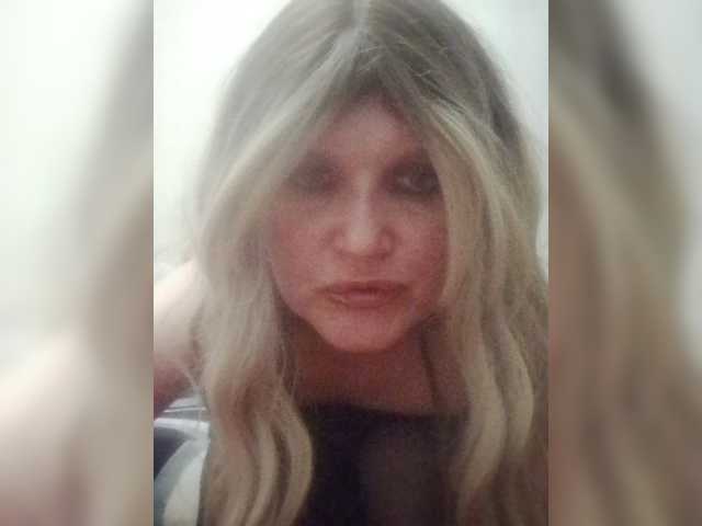 Kolibrii live cam on BongaCams