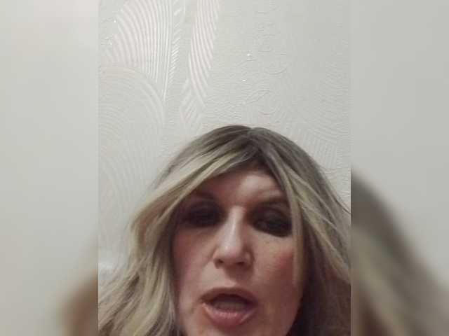 Kolibrii live cam on BongaCams